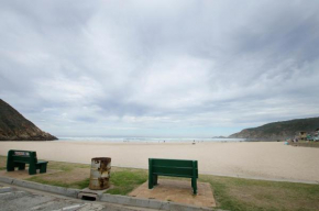 Herolds Bay Accommodation - Bergwater Downstairs